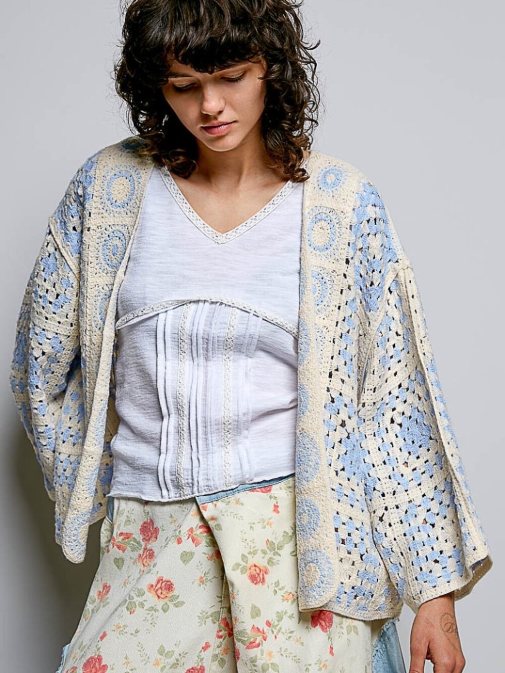 POL-THE SWEETEST CROCHET CARDI YOU HAVE EVER SEEN